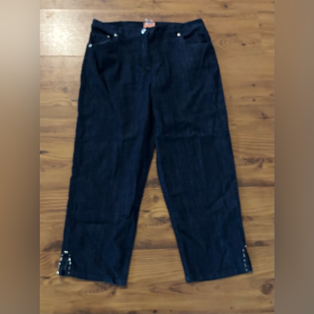 NWT Heart of Palms Women's Embellished Straight Fit Capri Pants Size 10